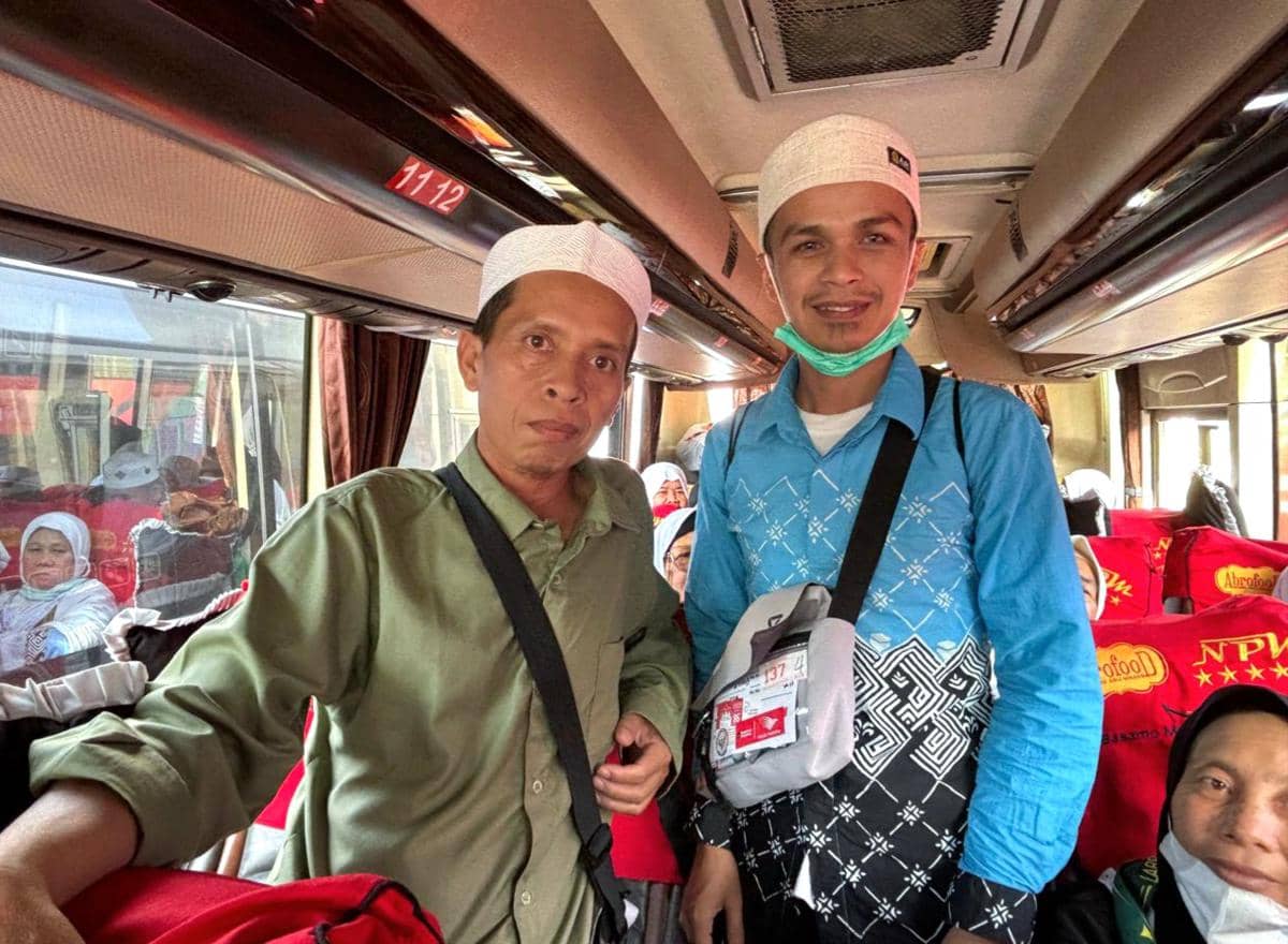 Kisah Kakak-Adik Gantikan Orangtua Berangkat ke Tanah Suci