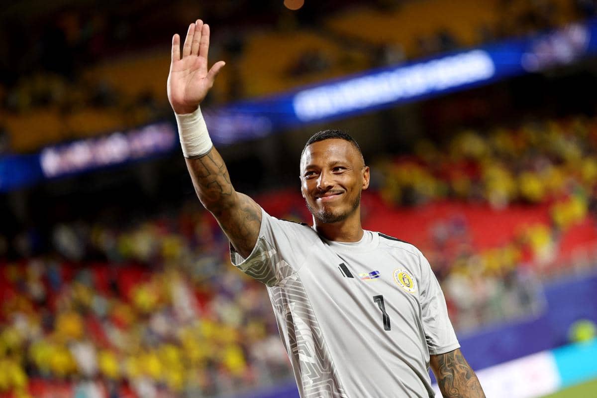 Usai Vozinha, Giliran Kiper Curacao yang Curi Perhatian dan Cetak Rekor