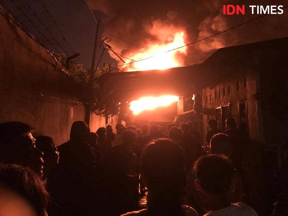 Kebakaran Pabrik Medan Johor, 11 Rumah Warga Ikut Dilahap Api