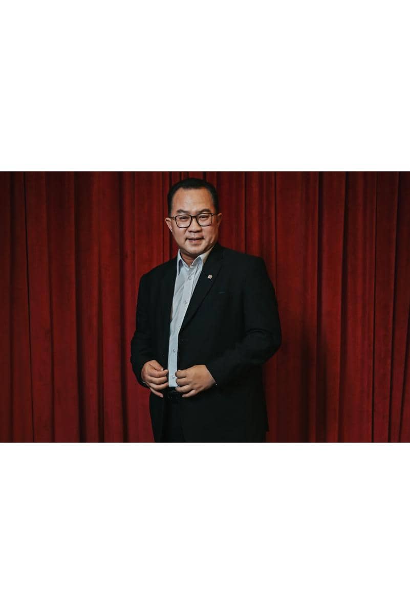 Kepala BRIN, Arif Satria hadir berpose dalam sesi potrait Indonesia Summit 2026. (IDN Times/Herka Yanis)