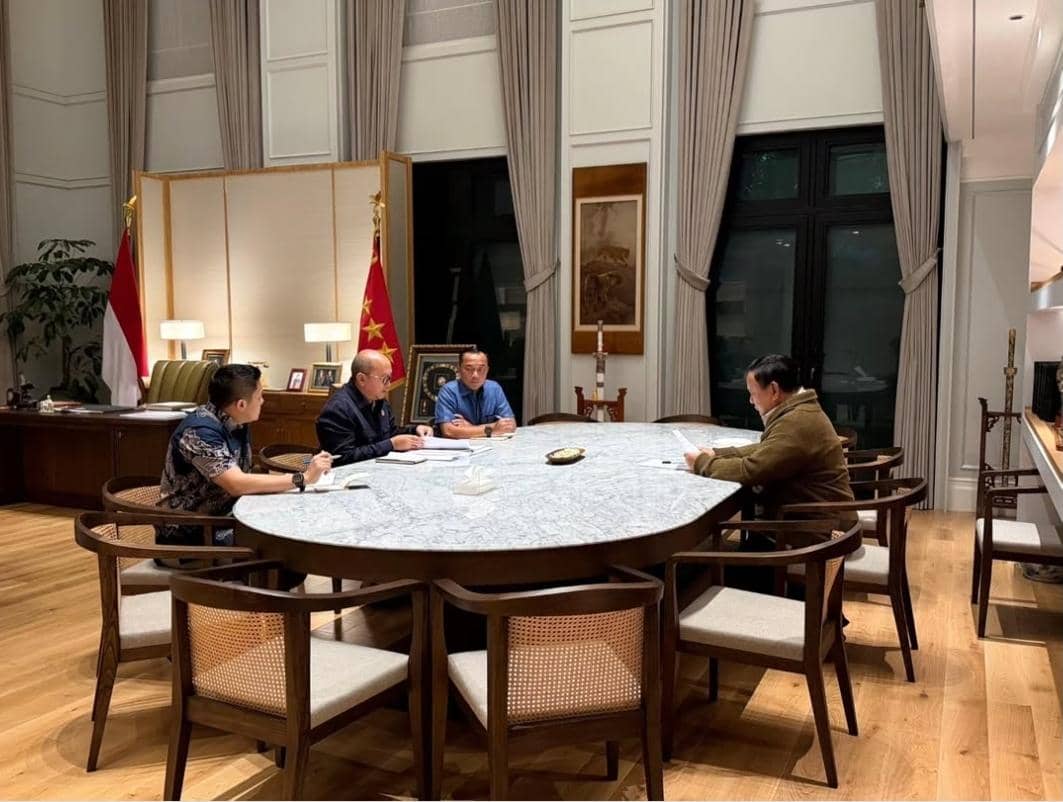 Prabowo Bahas Transformasi BUMN dengan Rosan di Kediaman Pribadinya