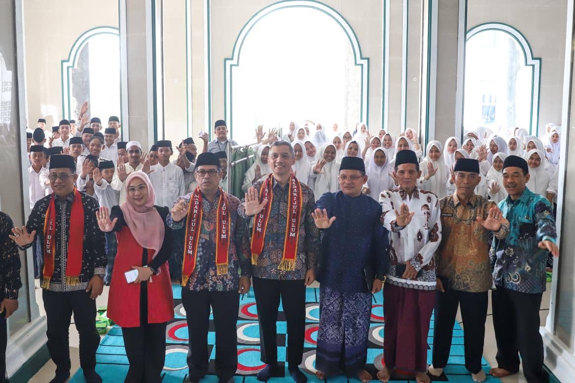 
Pemerintah Gelar Cek Kesehatan Gratis untuk 10 Ribu Santri di Lampung
