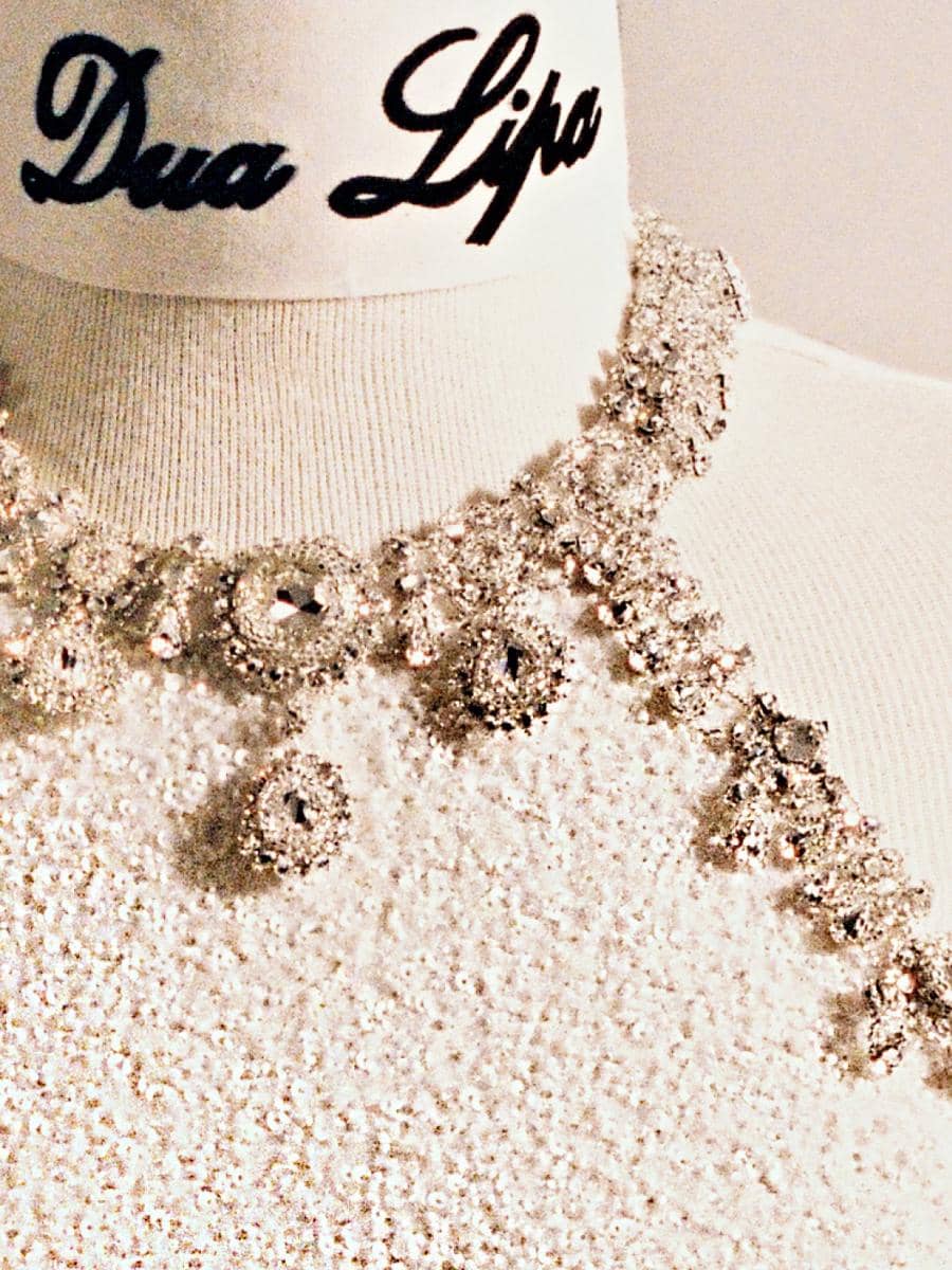 Detail Gaun Haute Couture Dua Lipa di Resepsinya (instagram.com/chanelofficial)