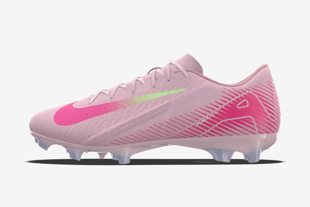 foto sepatu sepak bola pink