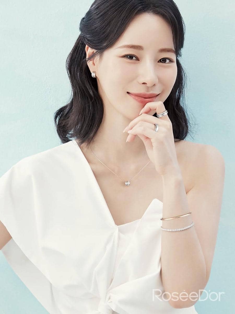 pesona Lim Ji Yeon dengan rambut pendek