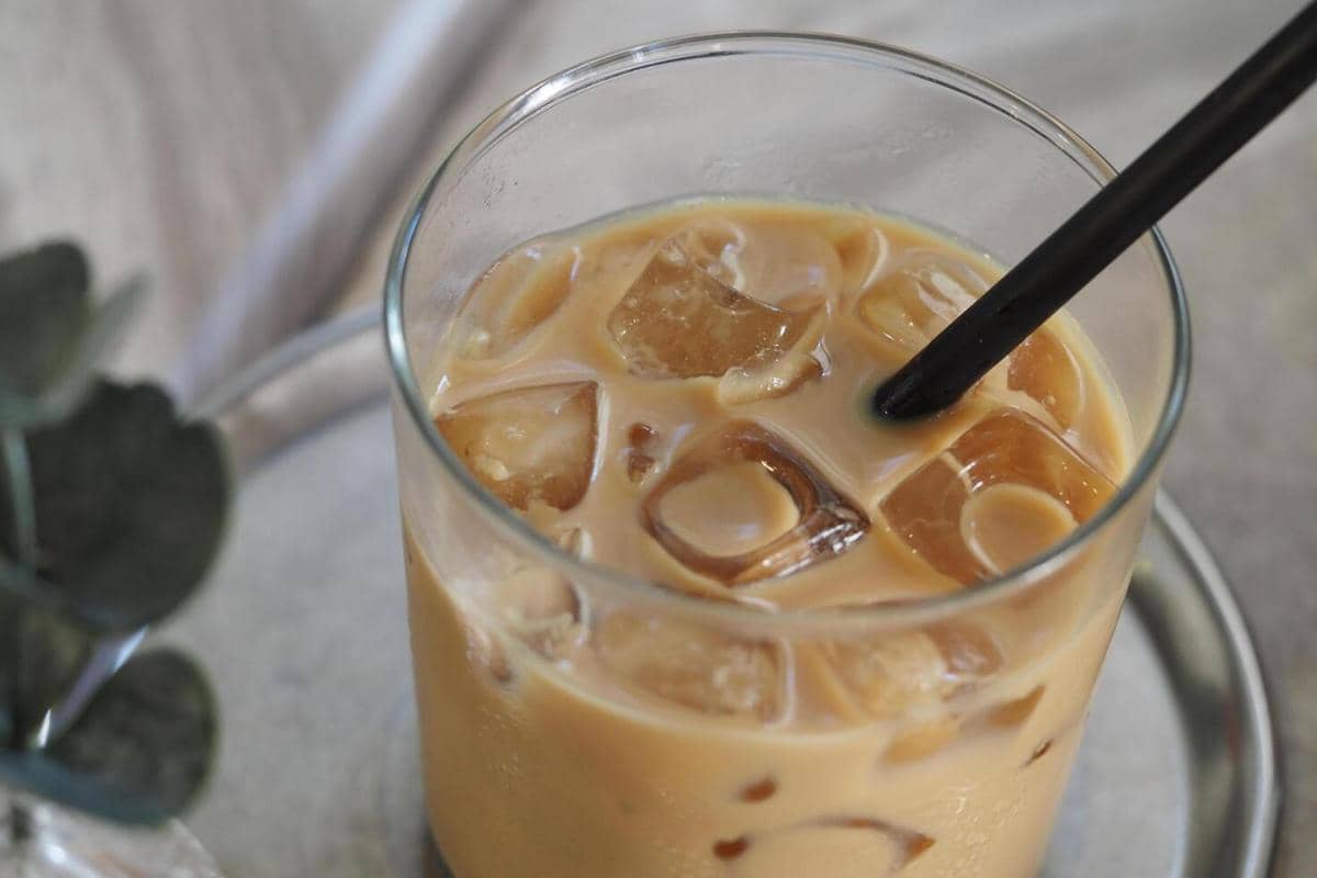 Kenapa Es Batu di Kopi Susu Sering Cepat Mencair?