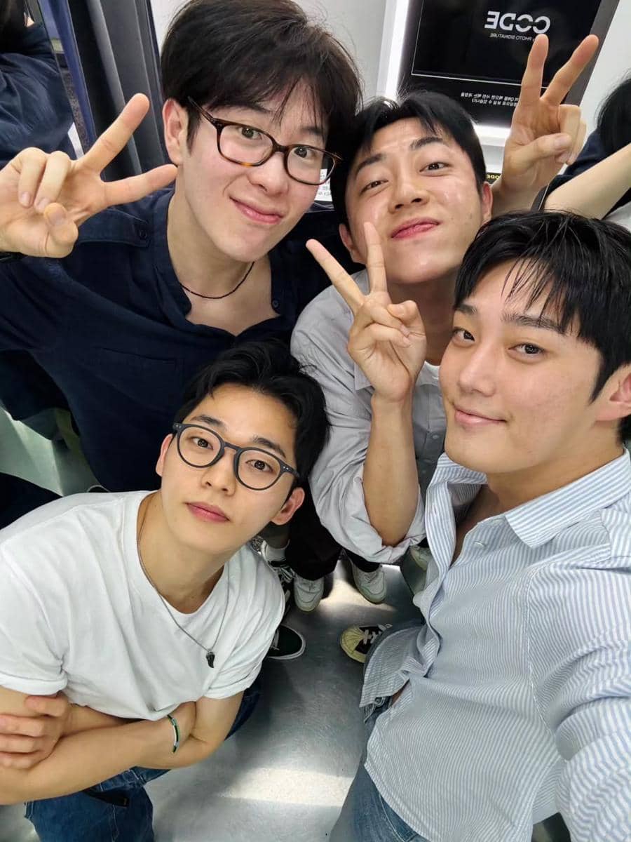 potret reuni P.O Block B dan siswa STM Guun drama Korea Teach You a Lesson