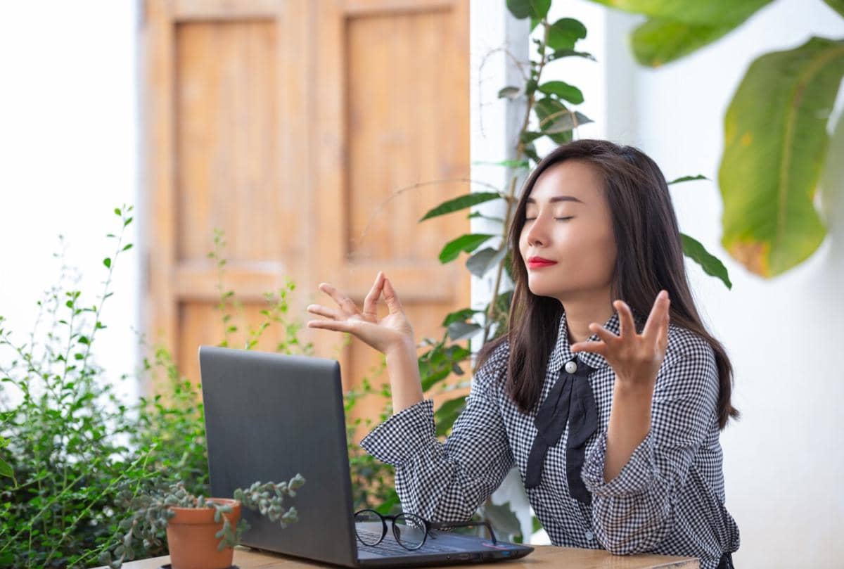 5 Cara Mempertahankan Sikap Positif di Tengah Lingkungan yang Toksik