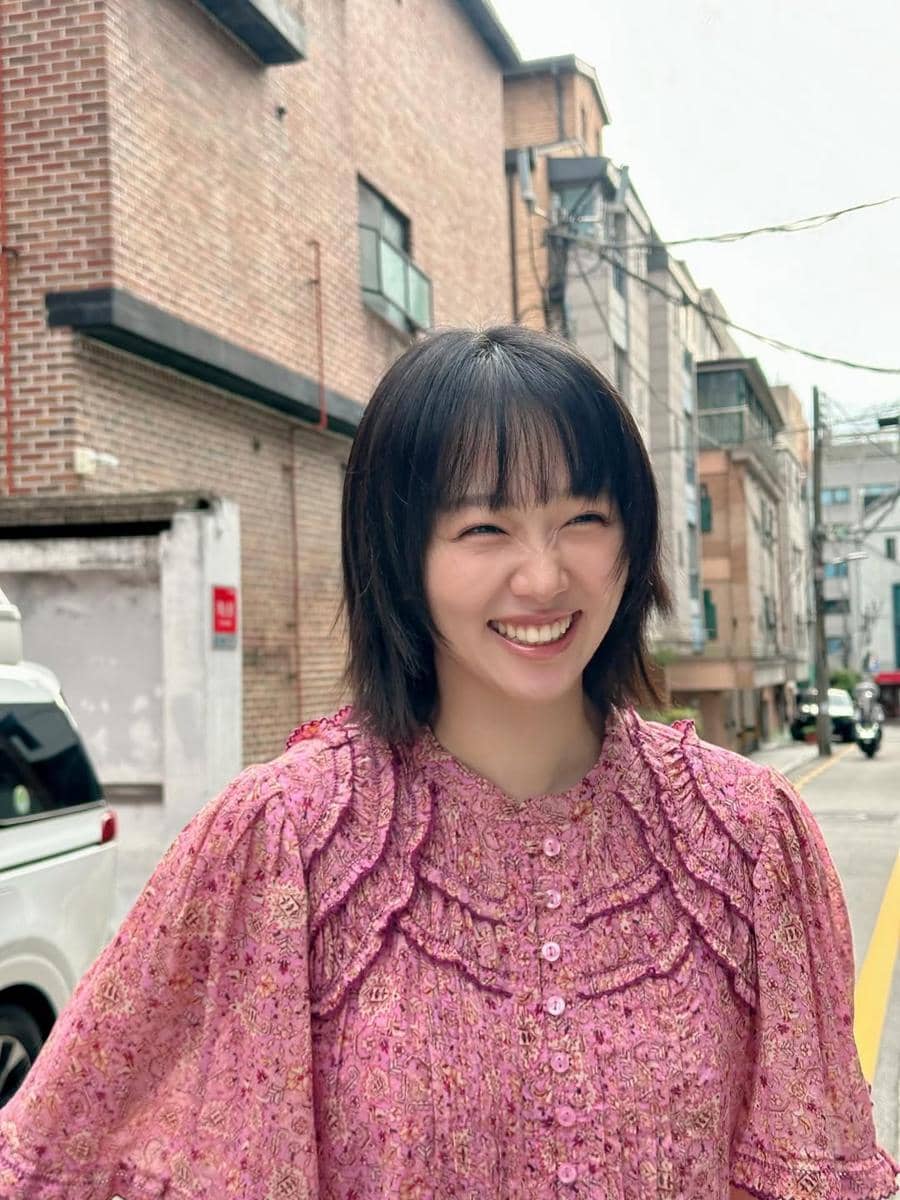 Ide hair style berponi ala Jin Ki Joo