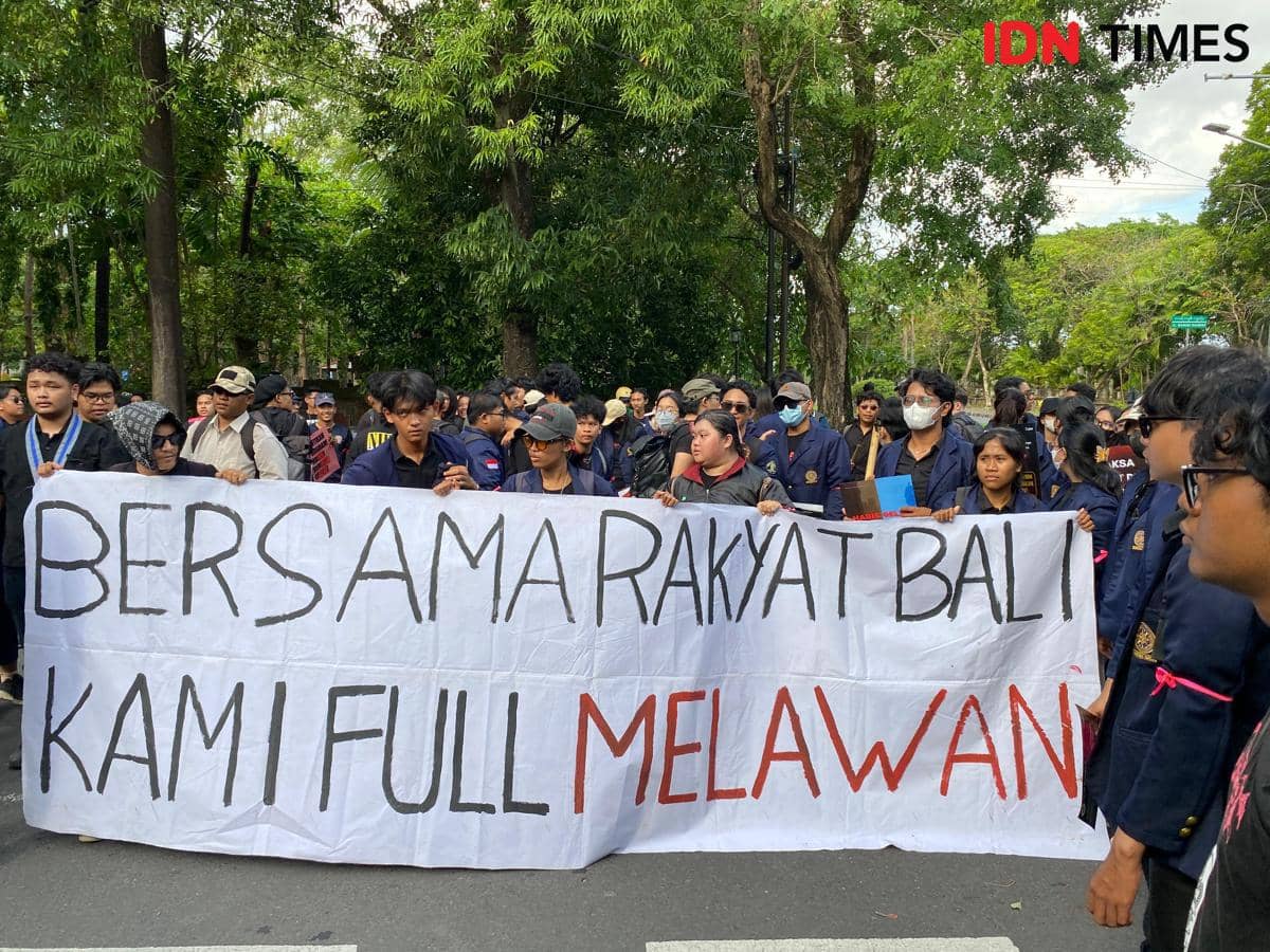 Massa Aksi Desak DPRD Bali Sampaikan Tuntutan ke Pusat 3 Hari ke Depan