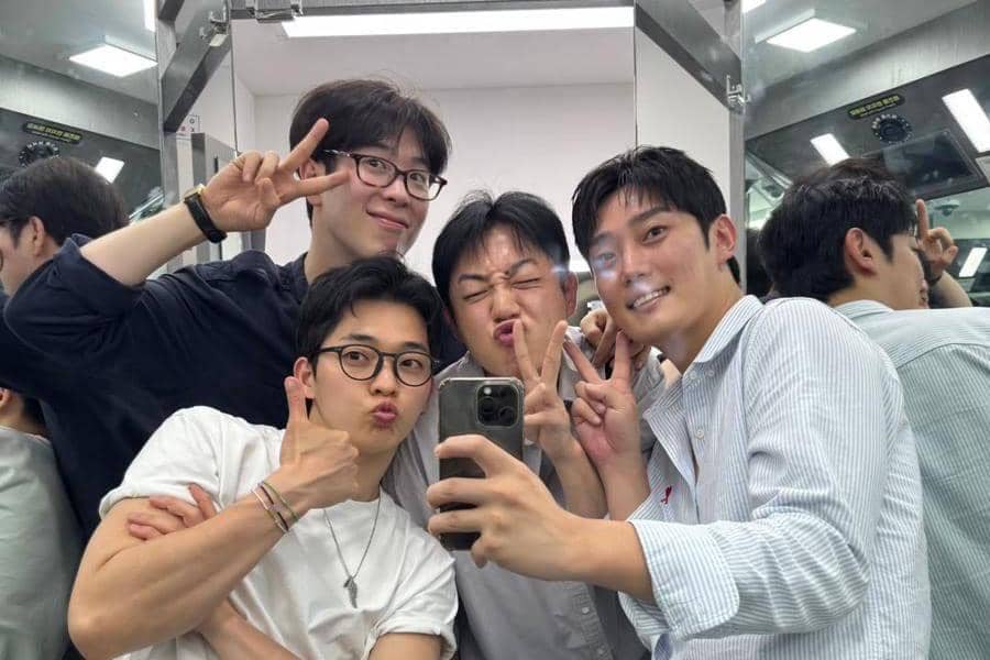 7 Potret Reuni P.O Block B dan Siswa STM Guun di Teach You a Lesson