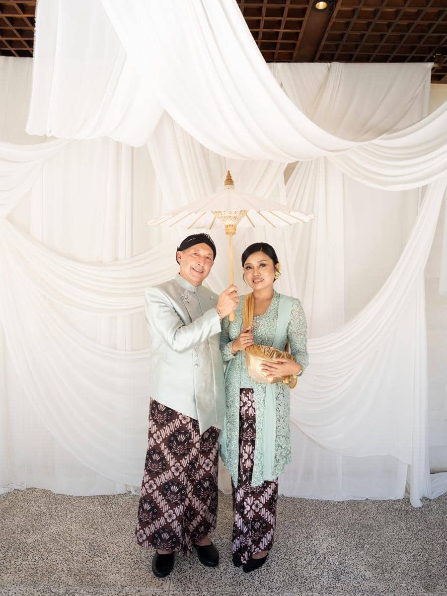 Dyah Ersari di Pernikahan Jennifer Coppen