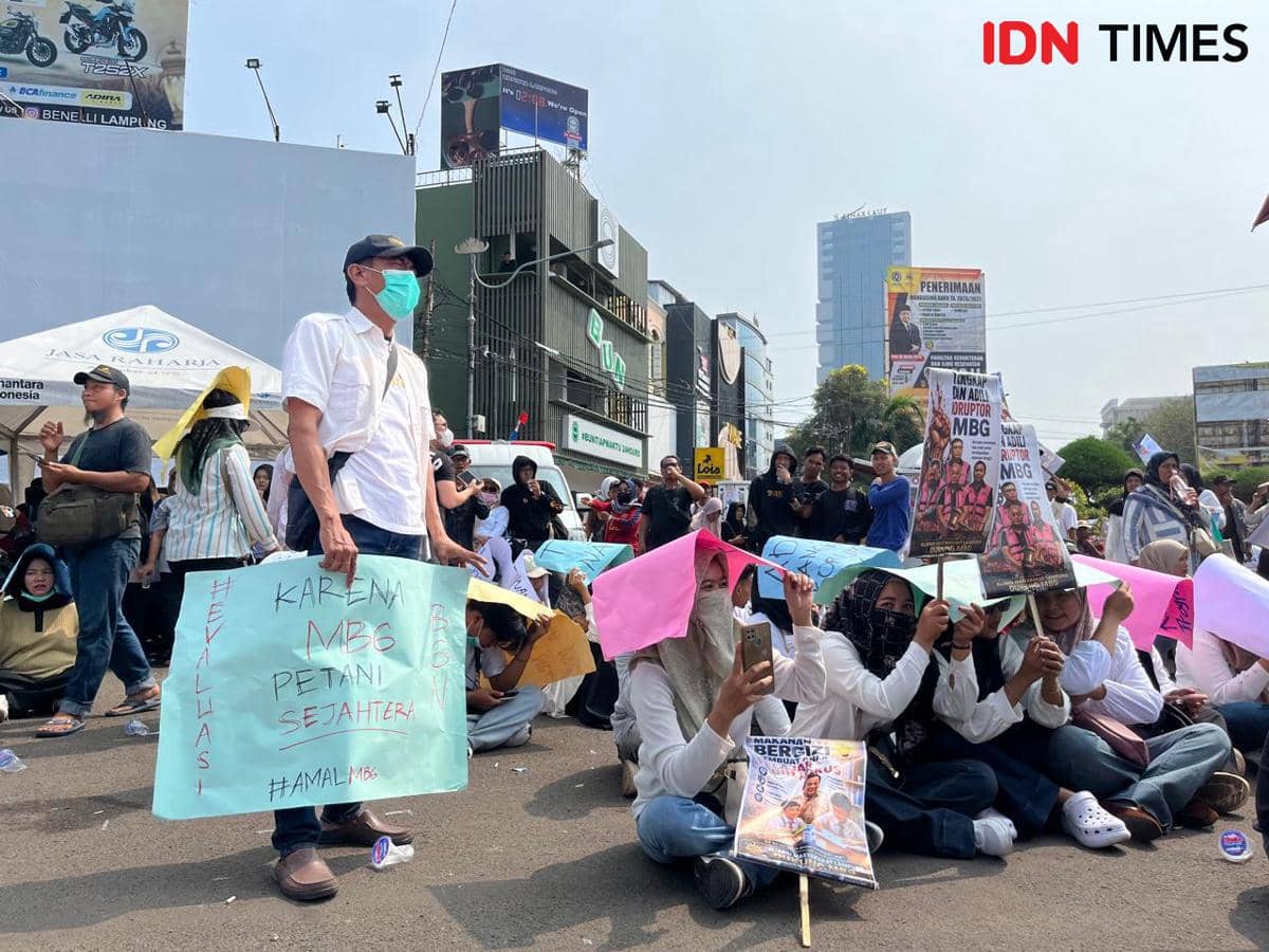 Ribuan Emak-emak di Lampung Turun ke Jalan, Minta MBG Tetap Dilanjut