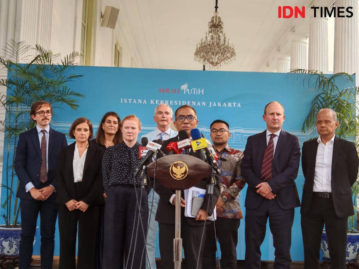 Menteri Pendidikan Tinggi, Sains dan Teknologi (Mendiktisaintek), Brian Yuliarto (IDN Times/Ilman Nafi'an)