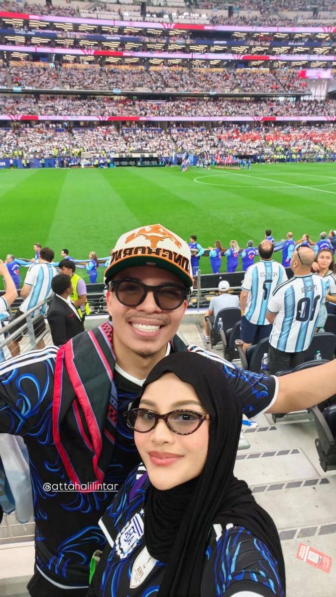 Aurel dan Atta Nonton Argentina di Piala Dunia (instagram.com/aurelie.hermansyah)