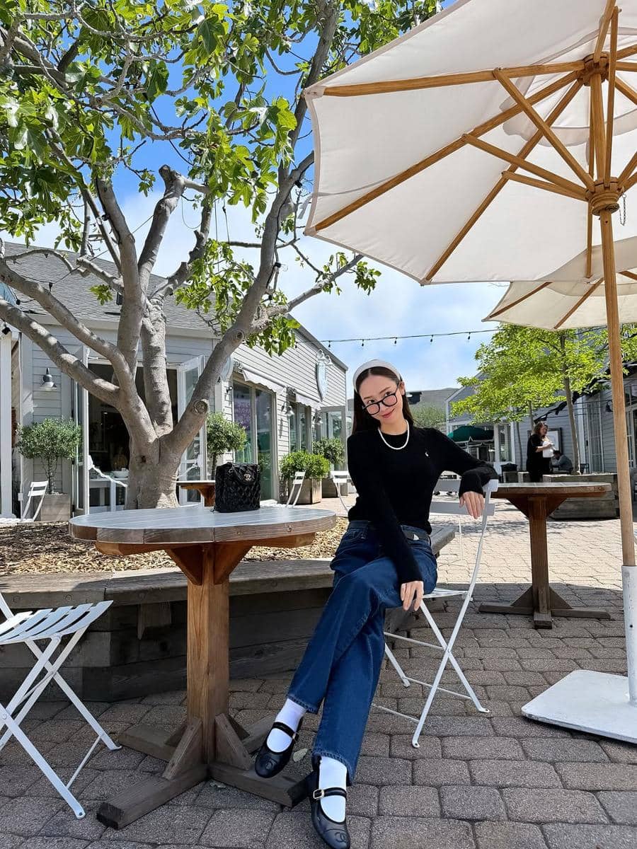 styling celana jeans terkini ala Jessica Jung