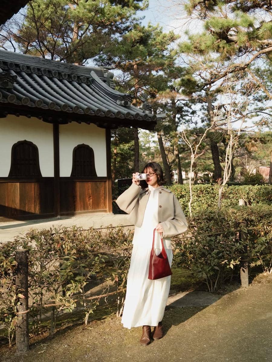 inspirasi outfit casual chic ala Olivia Lazuardy