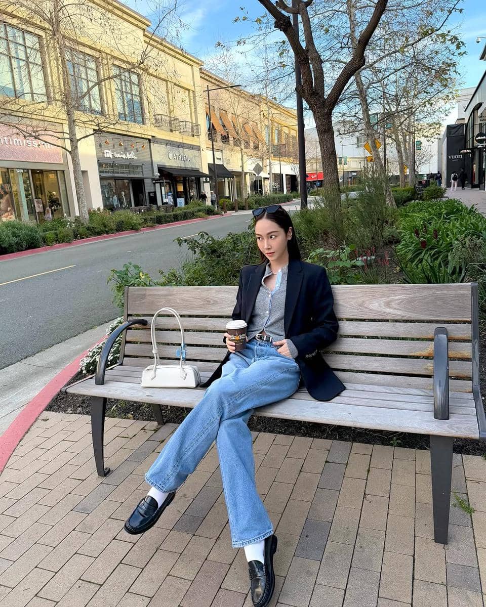 styling celana jeans terkini ala Jessica Jung