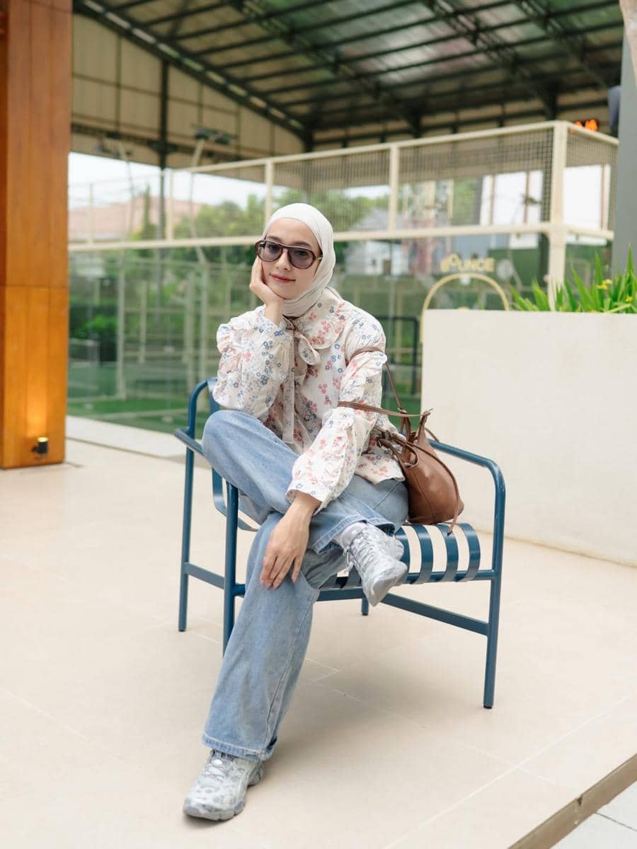 OOTD Blue Jeans ala Mega Iskanti