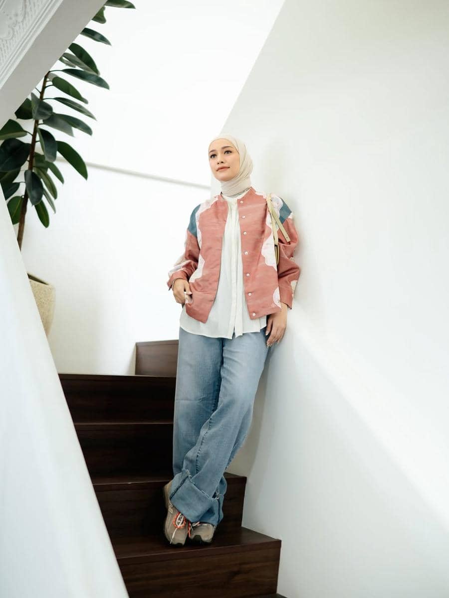 OOTD Blue Jeans ala Mega Iskanti