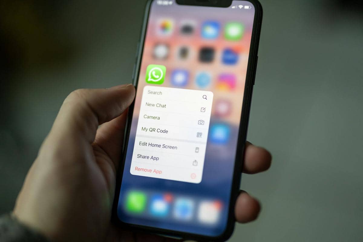 Ilustrasi aplikasi whatsapp