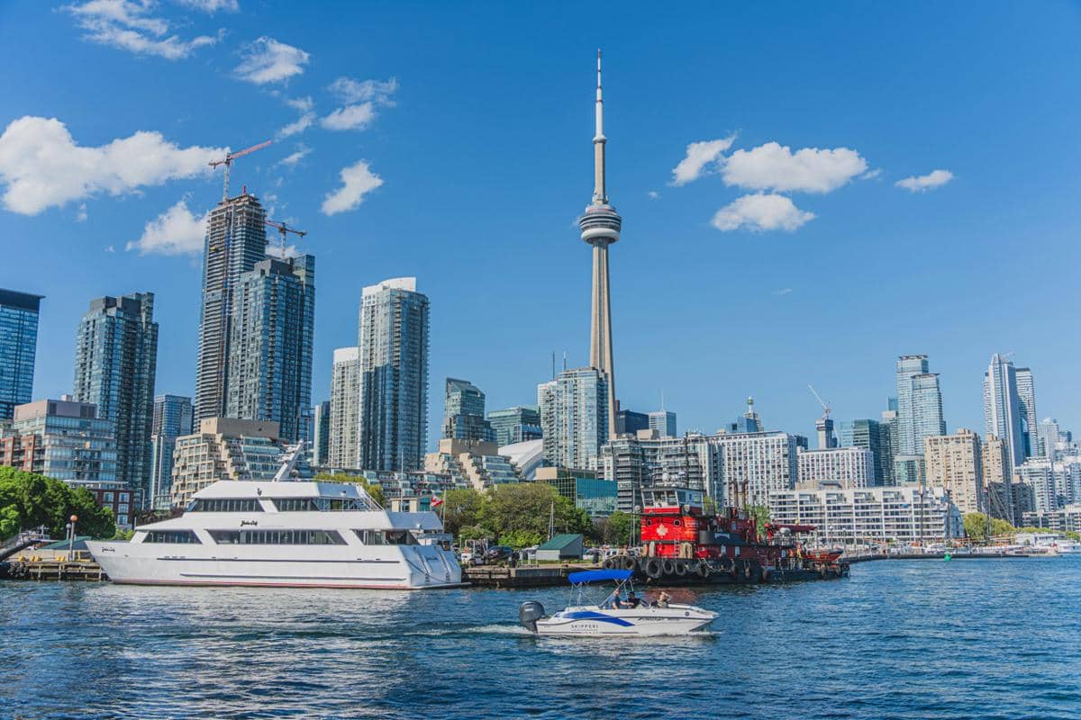 ilustrasi suasana di Toronto 
