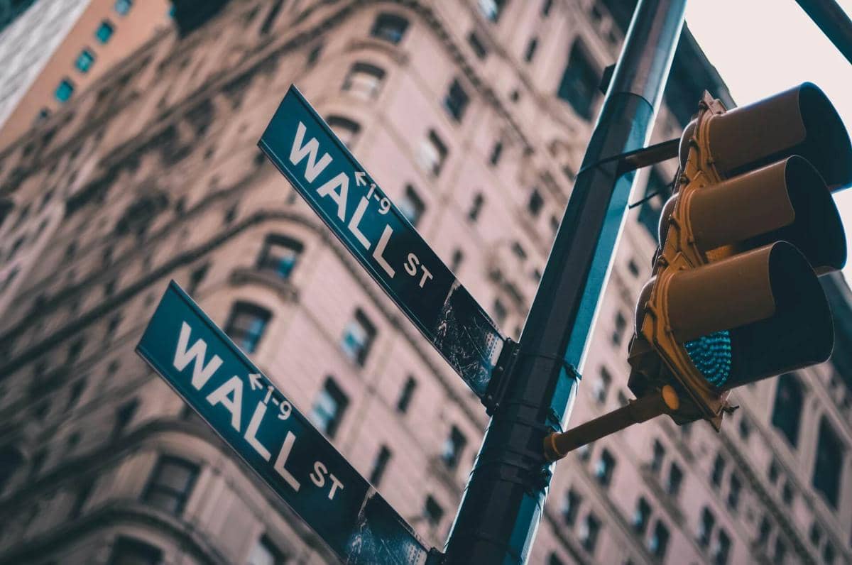 Mengapa Wall Street Begitu Berpengaruh? Simak Sejarah dan Fungsinya