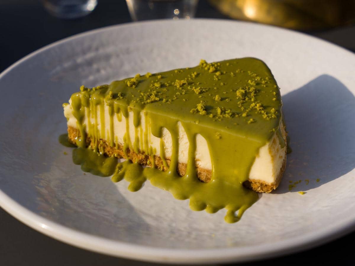 Resep Cheesecake Saus Matcha Creamy, Cake Enak ala Cafe
