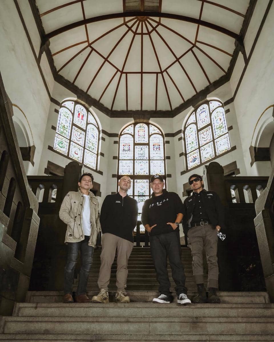 The Dudas-1 mengunjungi Lawang Sewu di Semarang