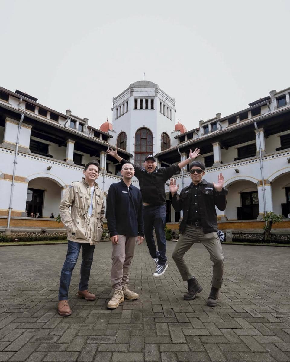 The Dudas-1 mengunjungi Lawang Sewu di Semarang