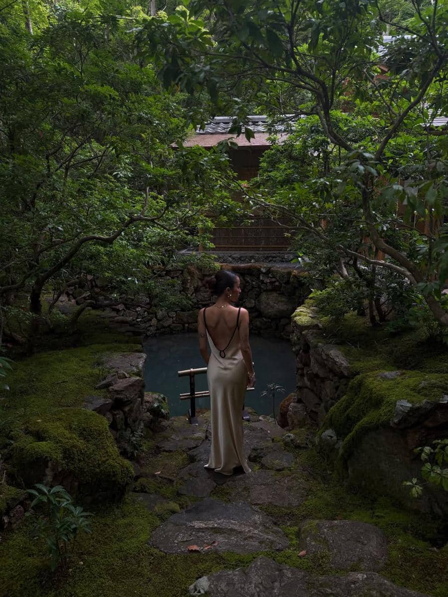 Jennifer Coppen dan suami bulan madu di Kyoto