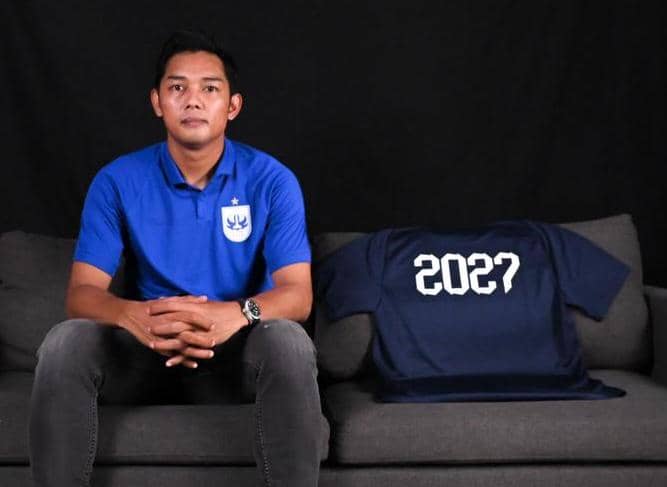 psis, penjaga gawang, kiper psis, rizky darmawan 1.jpeg