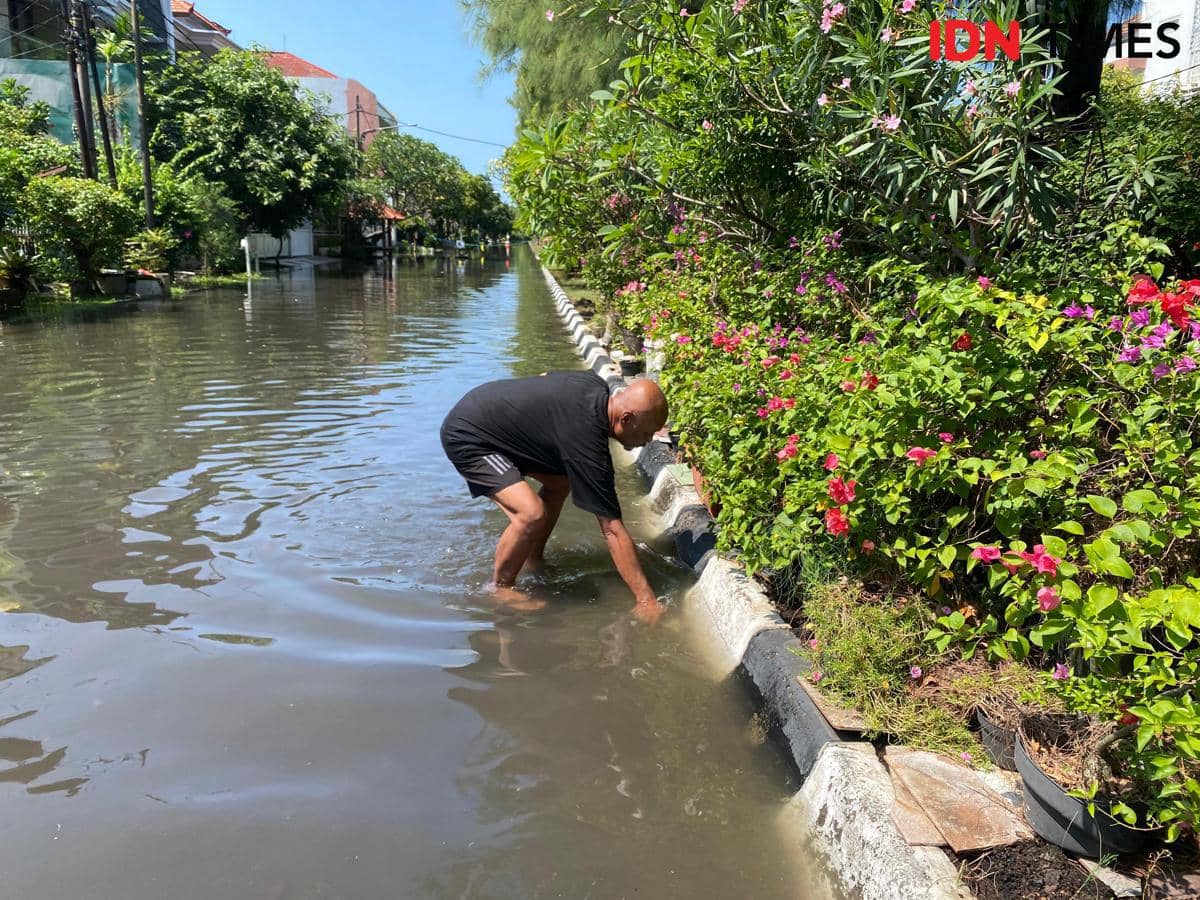 Warga: Banjir Surabaya Lebih Parah dari Musim Hujan, Lama Surutnya