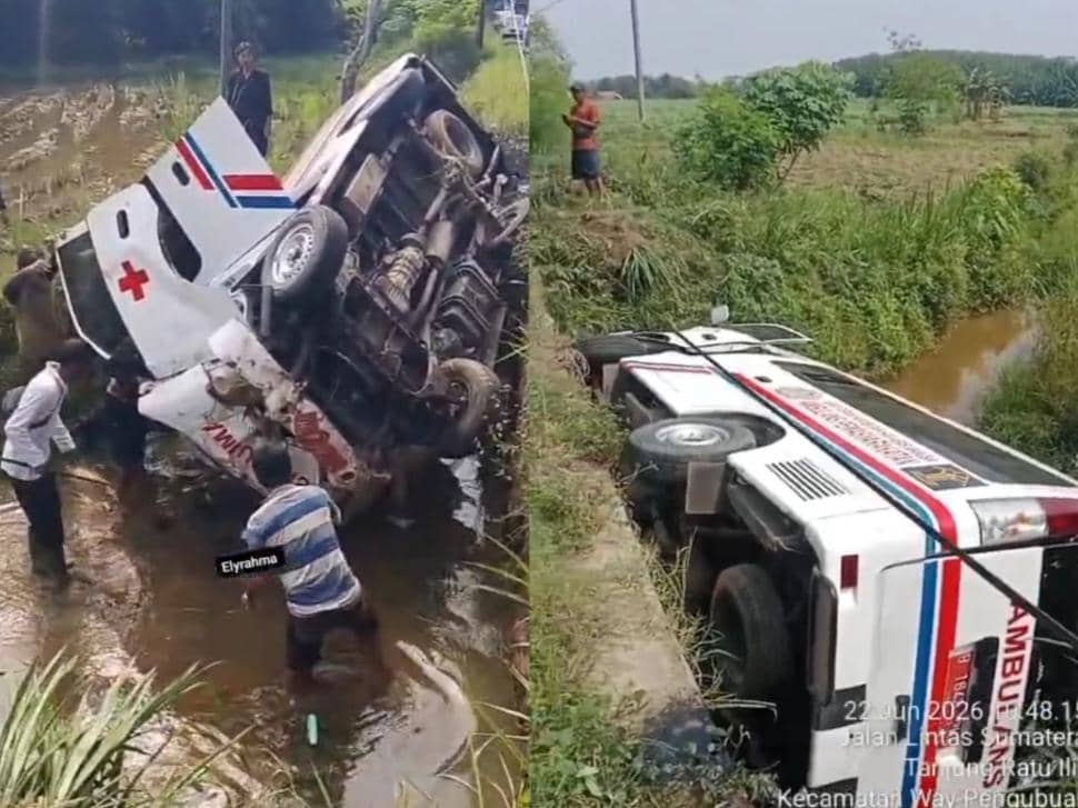 Antar Napi Cuci Darah, Ambulans Lapas Kotabumi Kecelakaan dan Terbalik