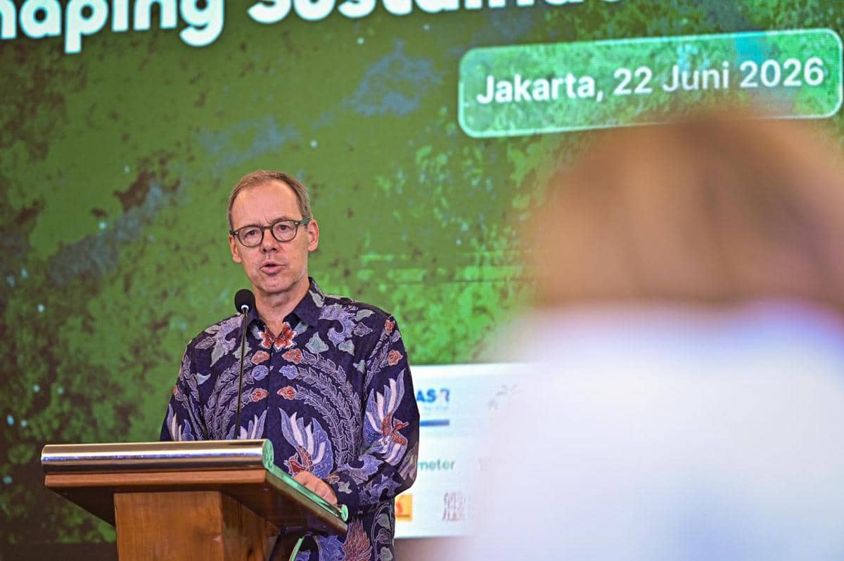 H. E Olivier Zehnder, Perwakilan Kedutaan Besar Swiss di Indonesia menyampaikan sambutan yang menegaskan komitmen Swiss terhadap pengelolaan