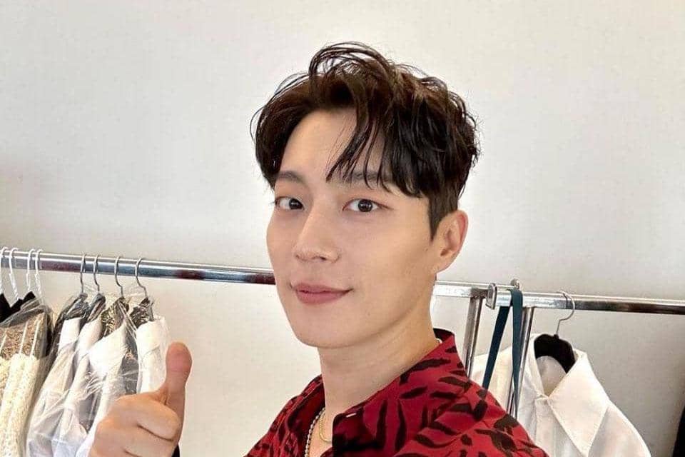 Fakta Fandom Stage, Kompetisi Antar Fans KPop dengan MC Yoon Doo Joon