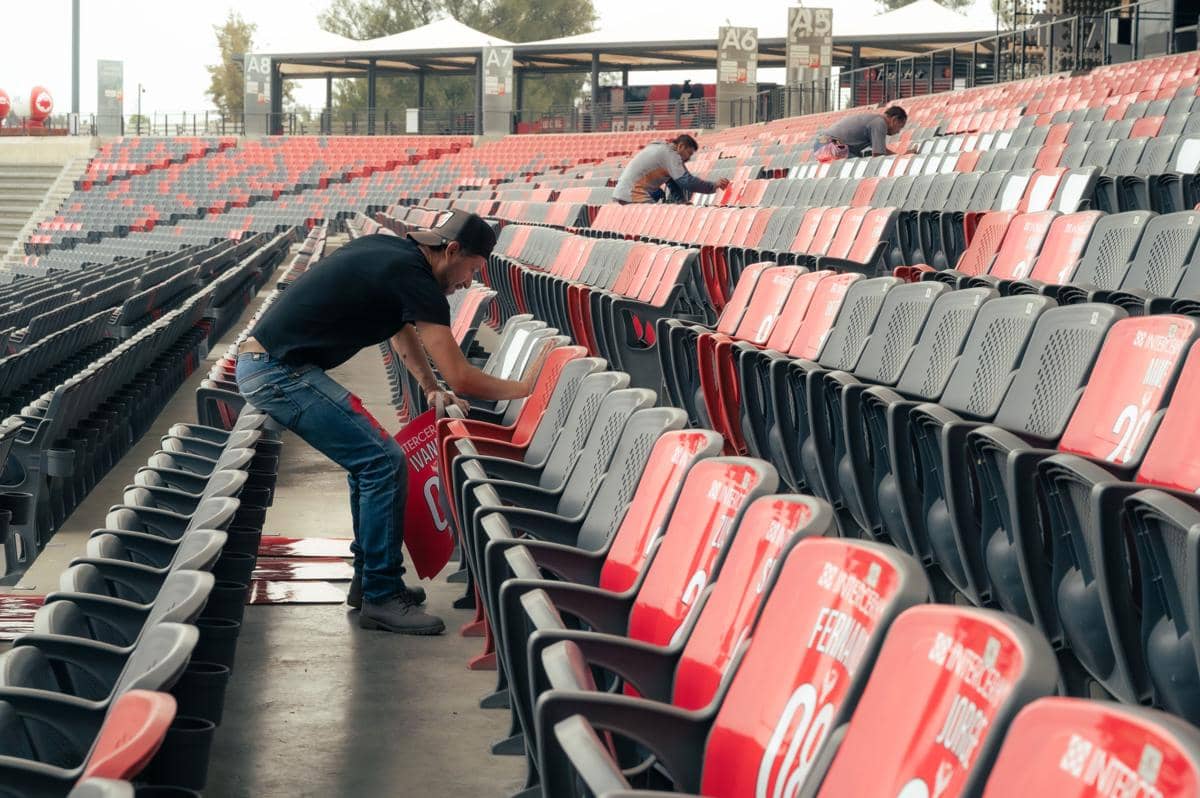 Kalcer Gomi Hiroi, Spirit Fans Jepang Menjaga Kebersihan Stadion