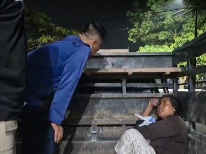 Hilang Dua Bulan, Petugas Damkar Temukan dan Evakuasi Wanita di Lamsel