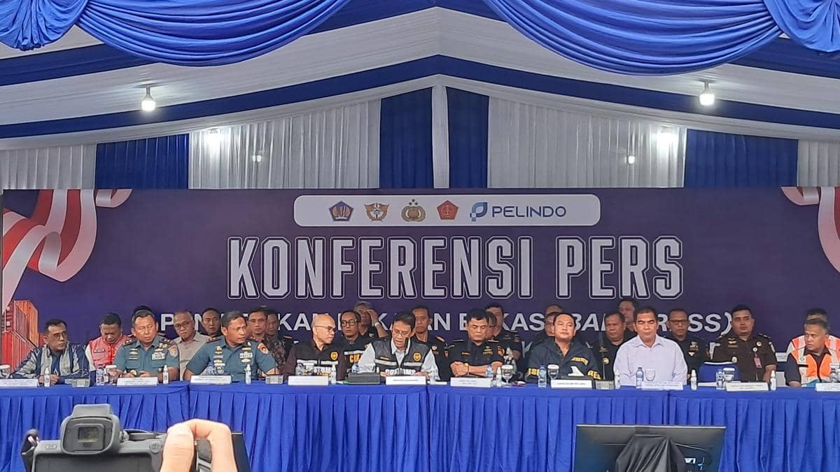 Purbaya Bakal Sita Kapal Penyelundup Pakaian Bekas