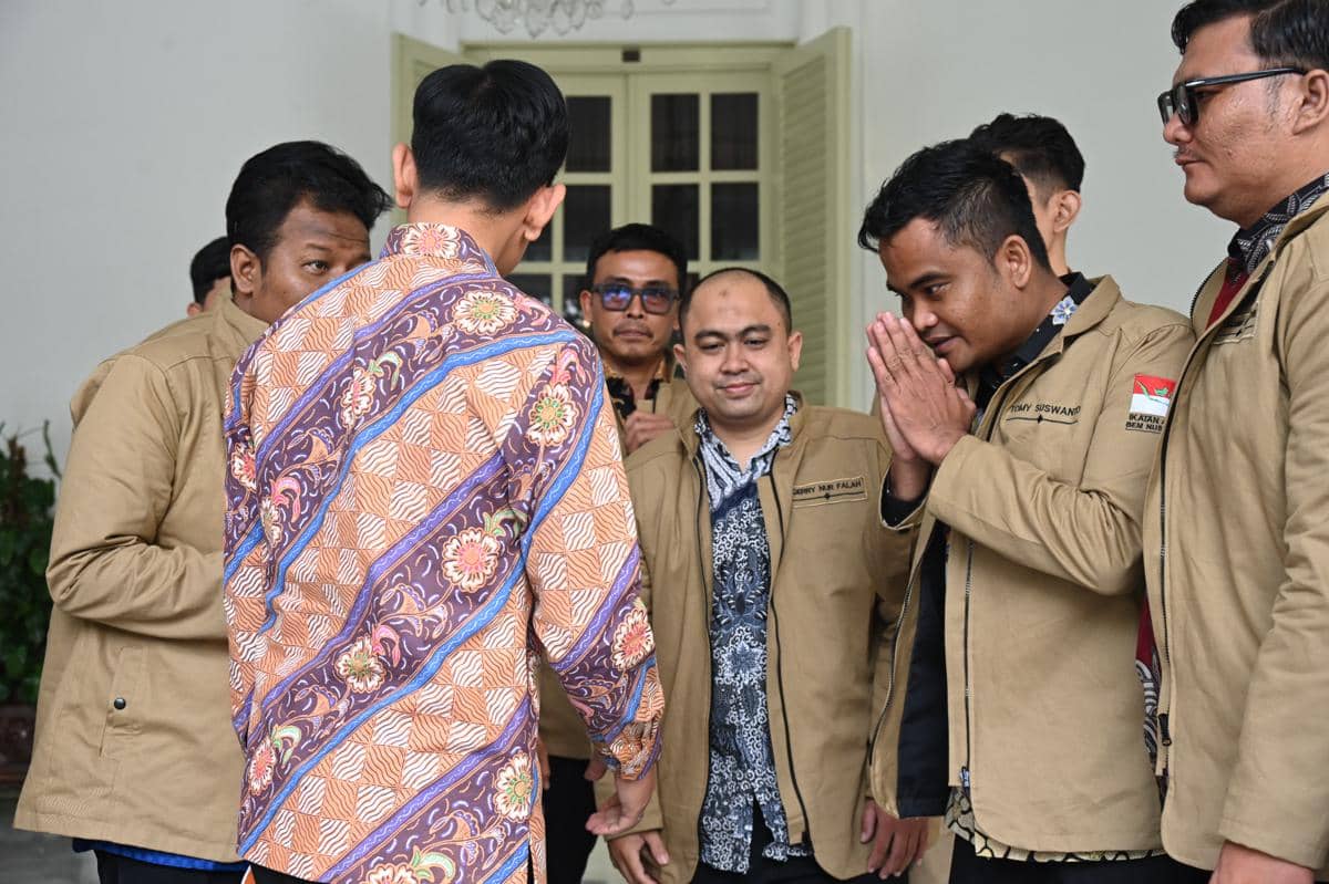 Wakil Presiden (Wapres) RI, Gibran Rakabuming Raka menerima jajaran Pengurus Besar Ikatan Alumni Badan Eksekutif Mahasiswa (IKA BEM) Nusantara di Istana Wakil Presiden, Jakarta, Senin (22/6/2026)(dok. Setwapres) 