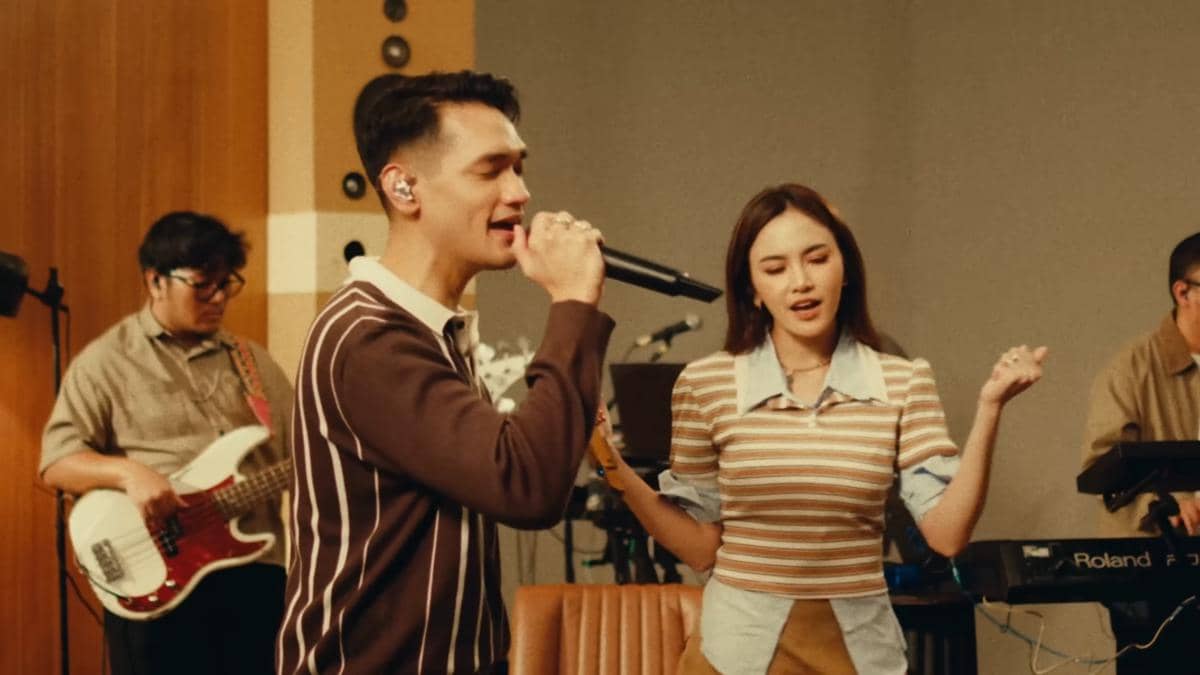 Potret Afgan dan Mahalini membawakan lagu "Sampai Jumpa" dalam live session Retrospektif Duets (youtube.com/Afgan)