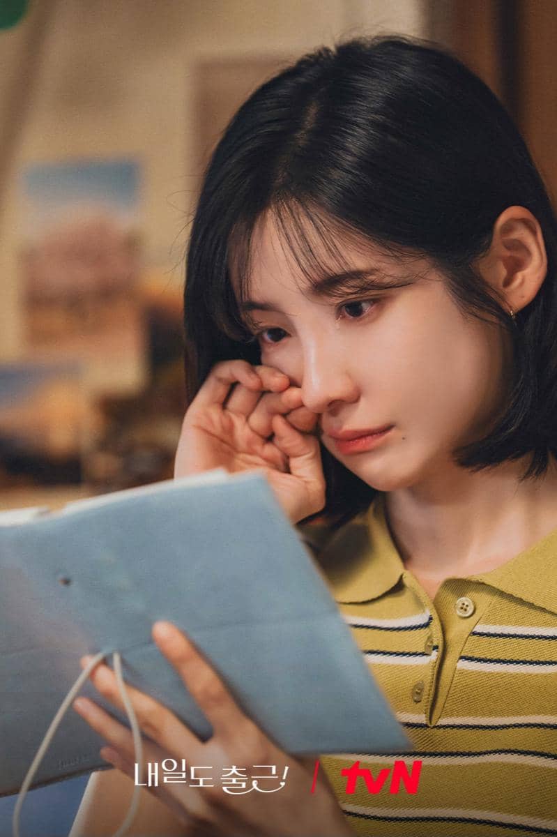 Still cut Park Ji Hyun di See You At Work Tomorrow!
