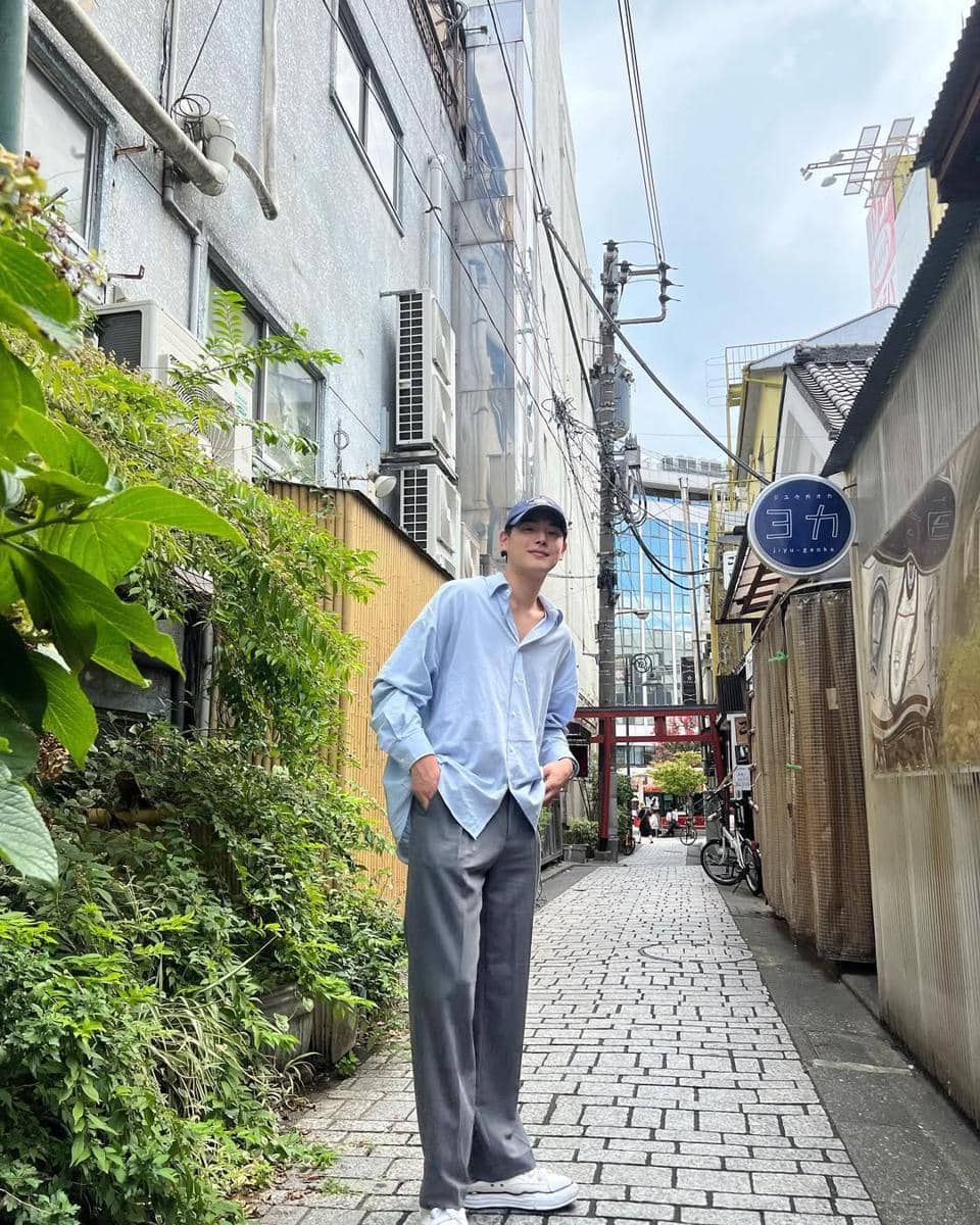 outfit nonton pertandingan olahraga ala Choi Byungchan