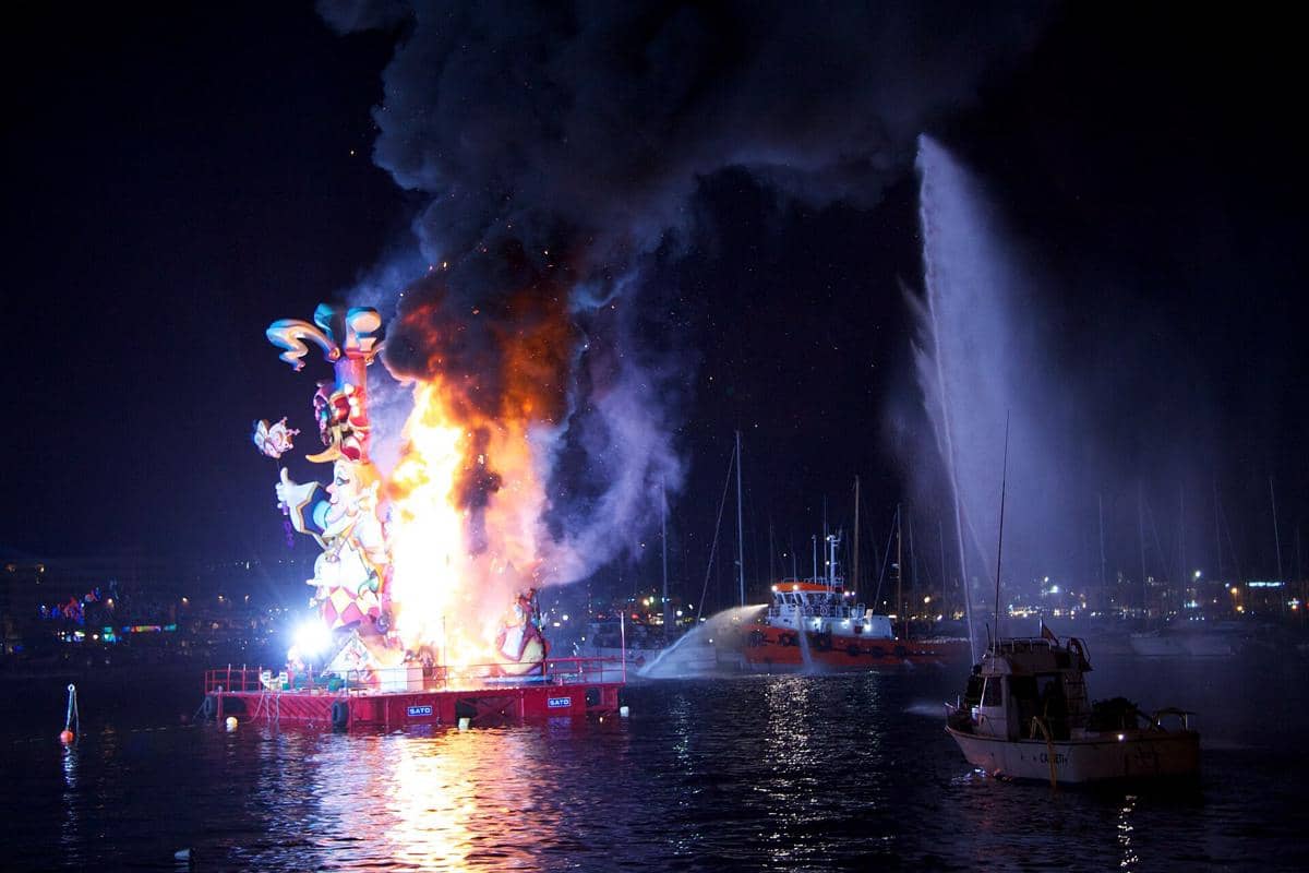 ilustrasi perayaan Bonfires of Saint John