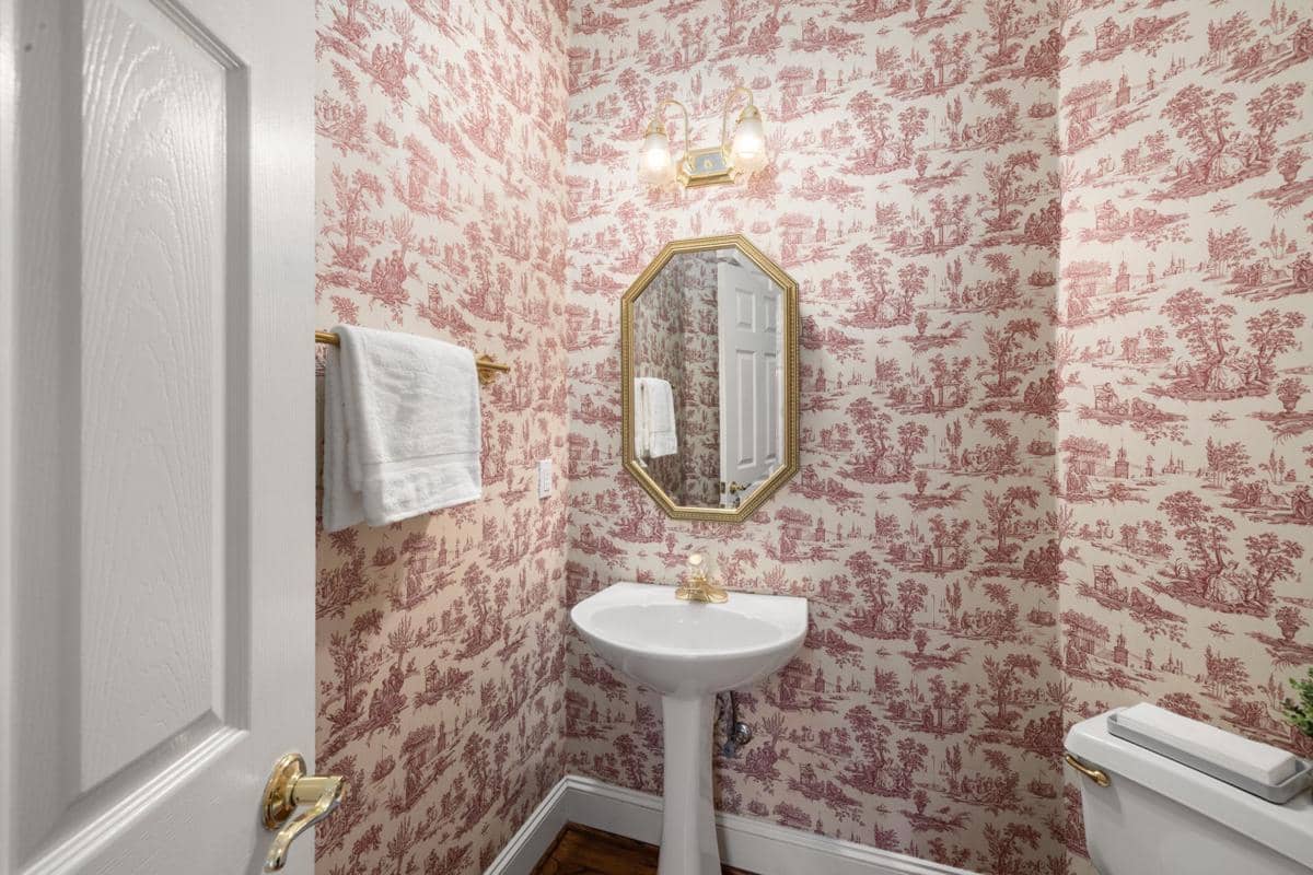 Apa Itu Powder Room? Ini Bedanya dengan Kamar Mandi Biasa!