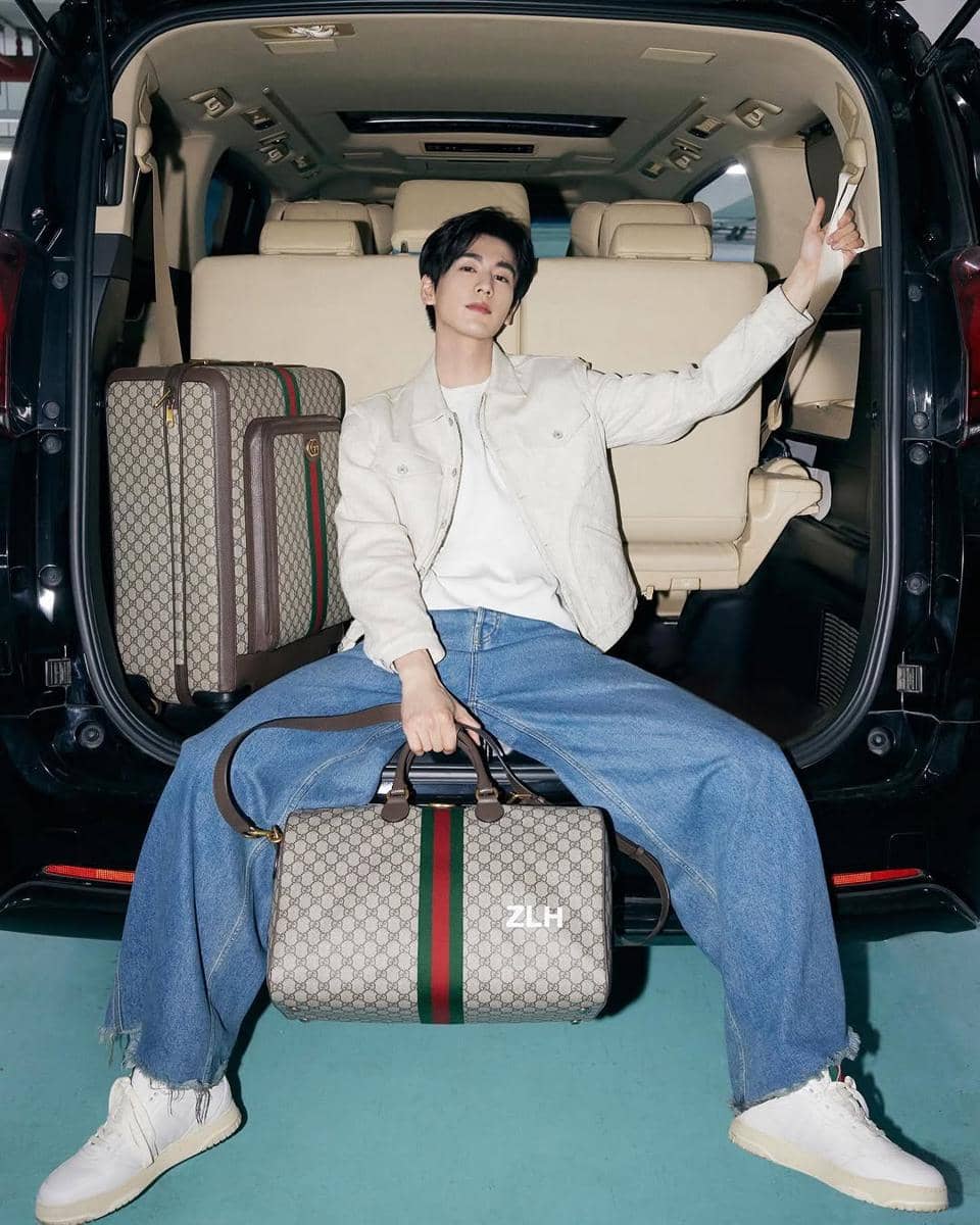 inspirasi daily outfit keren ala Zhang Ling He yang kekinian