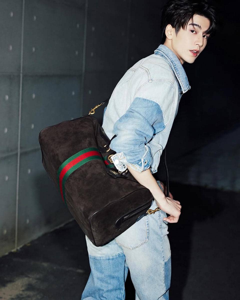 inspirasi daily outfit keren ala Zhang Ling He yang kekinian