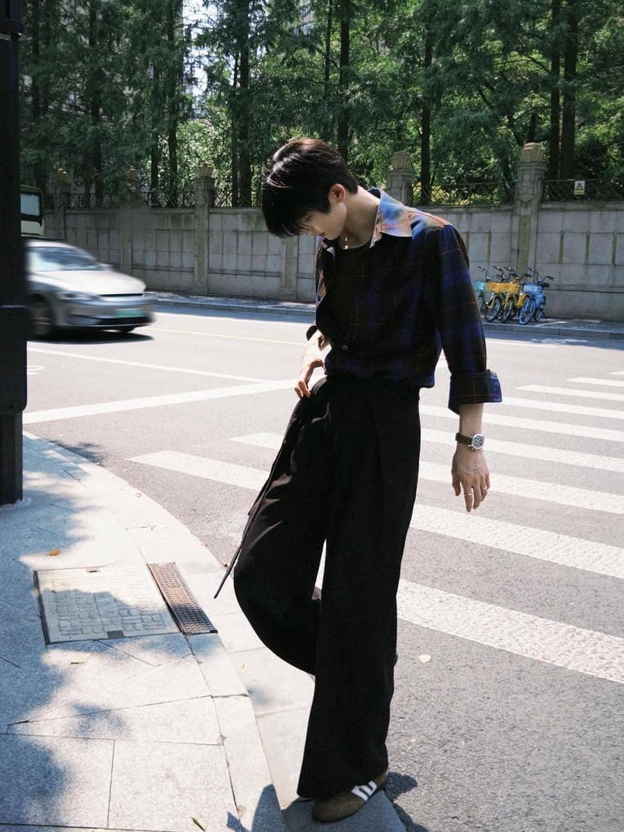 inspirasi daily outfit keren ala Zhang Ling He yang kekinian