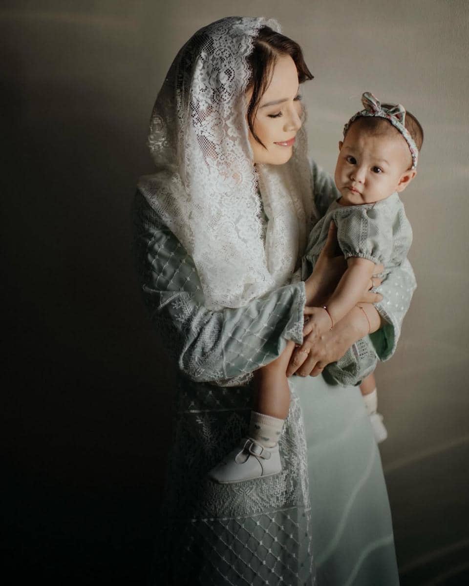 Rossa dan anak angkatnya