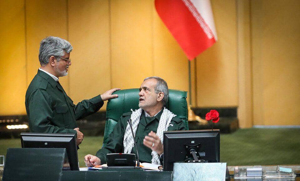 Presiden Iran Tegas Tolak Negosiasi Rudal Saat Bertemu PM Pakistan